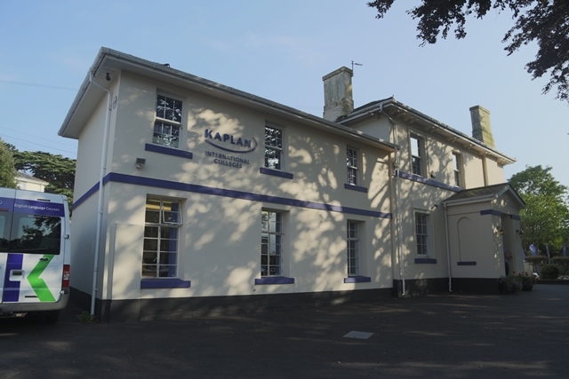 Kaplan International English