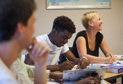 اللغة الإنجليزية العامة 20 درس إسبوعياً