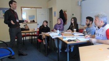 اللغة الإنجليزية المكثفة 30 درس إسبوعياً