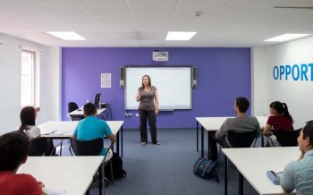 التوفل واللغة الإنجليزية الأكاديمية (دوام جزئى)