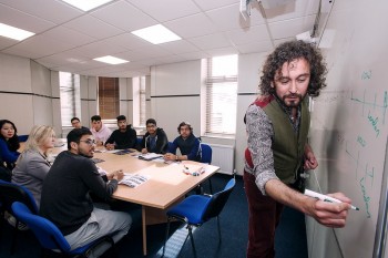 اللغة الإنجليزية المكثفة 28 درس إسبوعياً