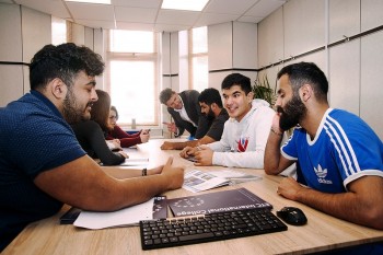 اللغة الإنجليزية العامة 20 درس إسبوعياً