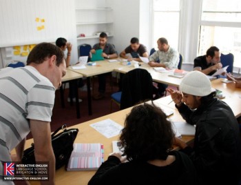 اللغة الإنجليزية المكثفة  40 درس اسبوعياً
