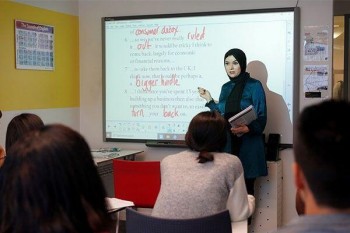 اللغة الإنجليزية المكثفة 25 ساعة إسبوعياً