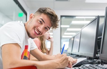 اللغة الإنجليزية المكثفة 27 درس إسبوعياً