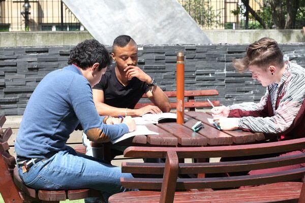 الإعداد لإختبارات الأيلتس 20 ساعة إسبوعياً