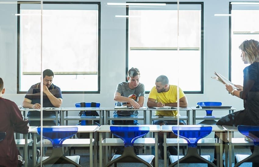 اللغة الإنجليزية العامة 20 درس إسبوعياً